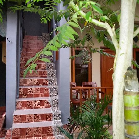 Chika House Villa Gili Trawangan Exterior photo