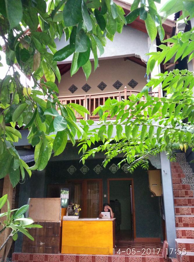 Chika House Villa Gili Trawangan Exterior photo