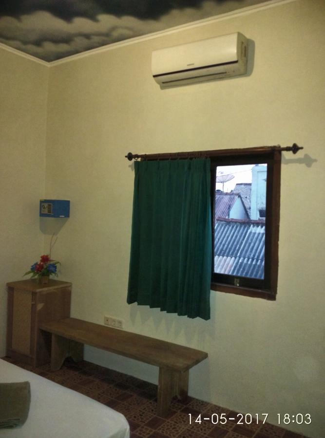 Chika House Villa Gili Trawangan Exterior photo